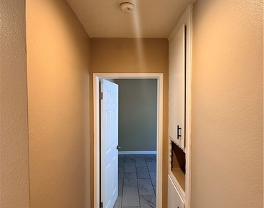 9510 Bandera Street - Photo Thumbnail 2