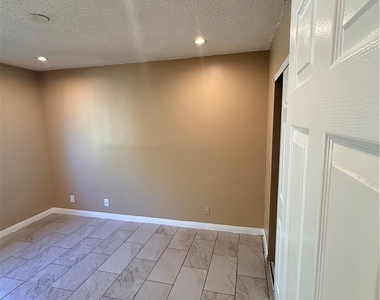 9510 Bandera Street - Photo Thumbnail 5