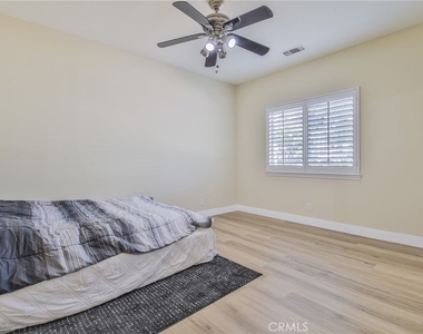 876 N Euclid Avenue - Photo Thumbnail 14
