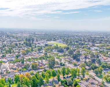 876 N Euclid Avenue - Photo Thumbnail 49