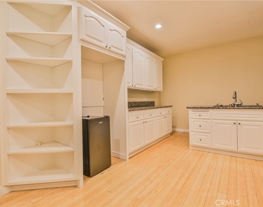 876 N Euclid Avenue - Photo Thumbnail 30