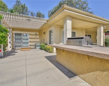 876 N Euclid Avenue - Photo Thumbnail 39