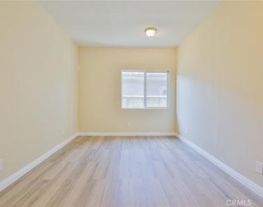 876 N Euclid Avenue - Photo Thumbnail 19
