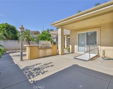 876 N Euclid Avenue - Photo Thumbnail 38