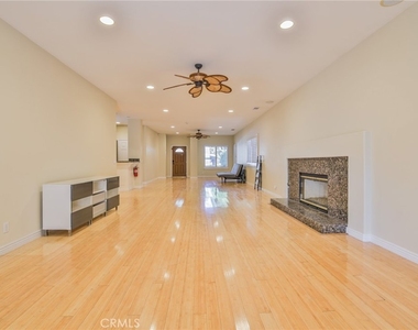 876 N Euclid Avenue - Photo Thumbnail 11