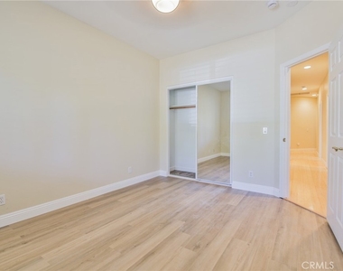 876 N Euclid Avenue - Photo Thumbnail 13