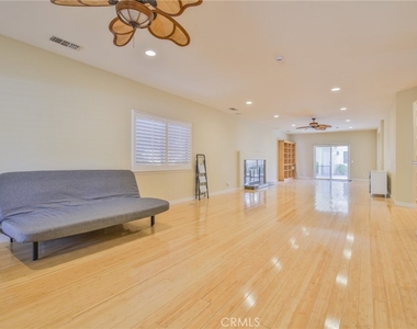 876 N Euclid Avenue - Photo Thumbnail 7