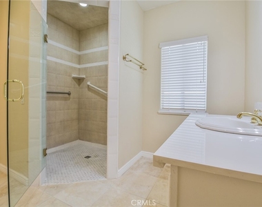 876 N Euclid Avenue - Photo Thumbnail 23