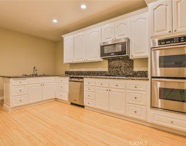 876 N Euclid Avenue - Photo Thumbnail 29