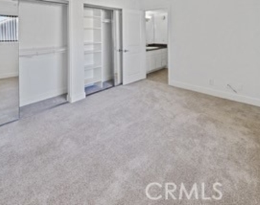 10982 Roebling - Photo Thumbnail 7