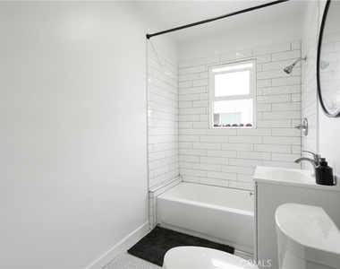 1667 N Avenue 46 - Photo Thumbnail 6