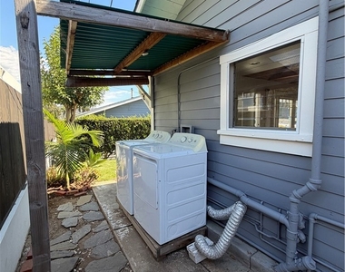426 Aster Street - Photo Thumbnail 8