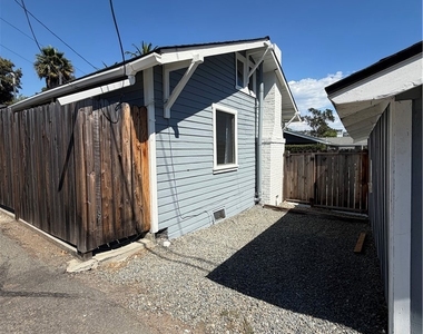 426 Aster Street - Photo Thumbnail 9