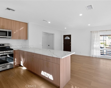 16682 E Greenhaven - Photo Thumbnail 6