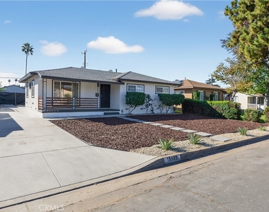 16682 E Greenhaven - Photo Thumbnail 1