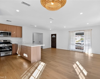 16682 E Greenhaven - Photo Thumbnail 3
