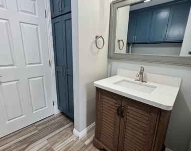9411 1/2 Mandale Avenue - Photo Thumbnail 3