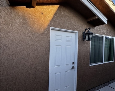 9411 1/2 Mandale Avenue - Photo Thumbnail 6