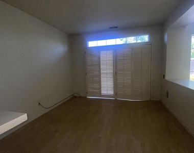 293 Scotts Vly - Photo Thumbnail 6