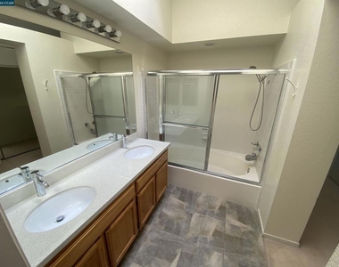 293 Scotts Vly - Photo Thumbnail 23