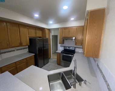293 Scotts Vly - Photo Thumbnail 11