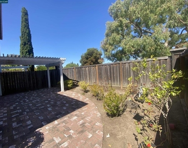 293 Scotts Vly - Photo Thumbnail 27