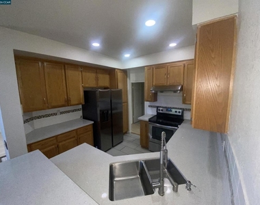 293 Scotts Vly - Photo Thumbnail 10
