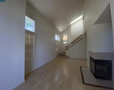 293 Scotts Vly - Photo Thumbnail 4