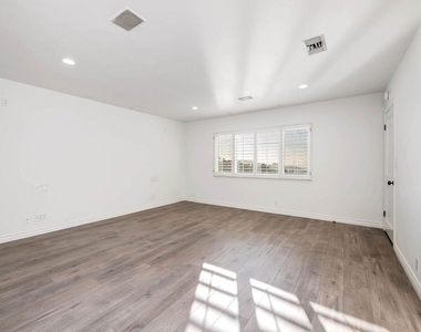 3115 Dona Susana Drive - Photo Thumbnail 24