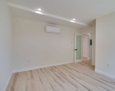 928 N San Vicente Boulevard - Photo Thumbnail 11