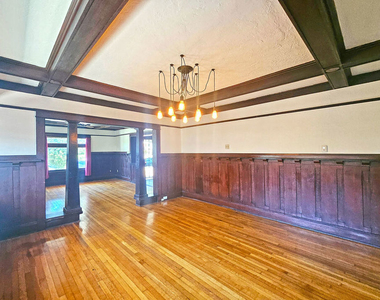 648 N Heliotrope Drive - Photo Thumbnail 5