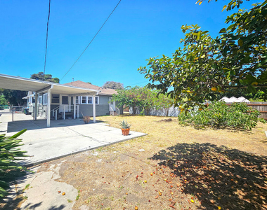 648 N Heliotrope Drive - Photo Thumbnail 21