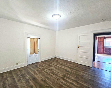 648 N Heliotrope Drive - Photo Thumbnail 17