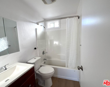 1016 W 109th Place - Photo Thumbnail 6