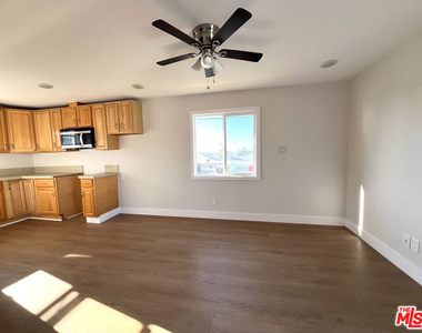 1016 W 109th Place - Photo Thumbnail 3