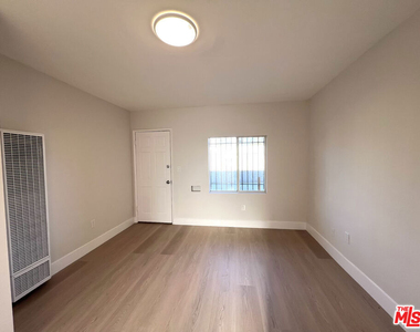 1012 W 109th Place - Photo Thumbnail 3