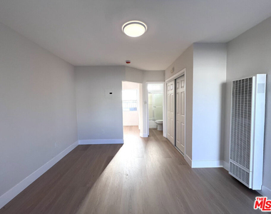 1012 W 109th Place - Photo Thumbnail 1