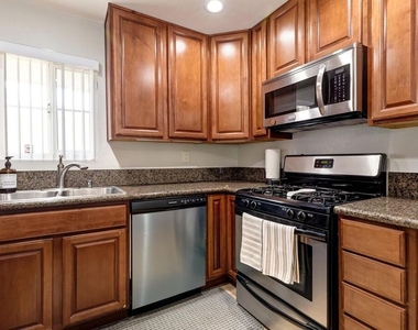 2138 E 1st Street - Photo Thumbnail 9