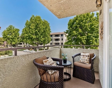 2138 E 1st Street - Photo Thumbnail 13