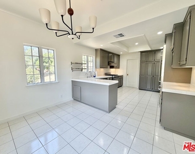 1515 Indiana Avenue - Photo Thumbnail 8
