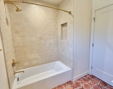 1515 Indiana Avenue - Photo Thumbnail 28