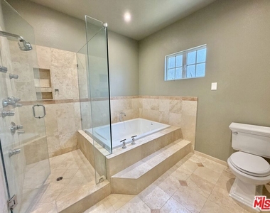 1515 Indiana Avenue - Photo Thumbnail 22