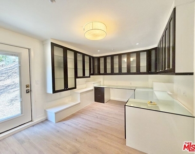 1515 Indiana Avenue - Photo Thumbnail 32