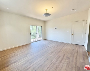 1515 Indiana Avenue - Photo Thumbnail 15