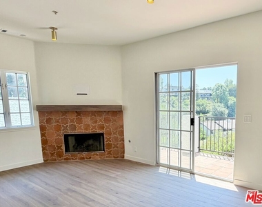 1515 Indiana Avenue - Photo Thumbnail 2
