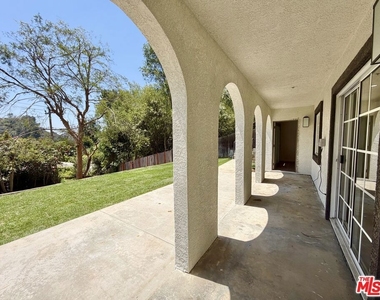 1515 Indiana Avenue - Photo Thumbnail 37