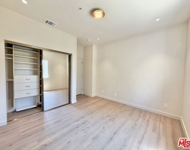 1515 Indiana Avenue - Photo Thumbnail 30