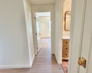 1515 Indiana Avenue - Photo Thumbnail 27
