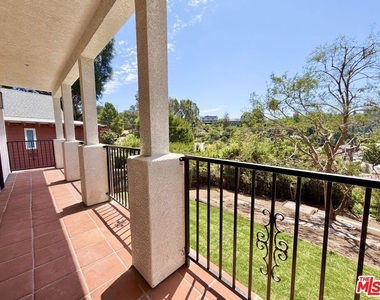 1515 Indiana Avenue - Photo Thumbnail 24