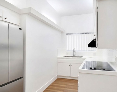 134 S Elm Drive - Photo Thumbnail 8